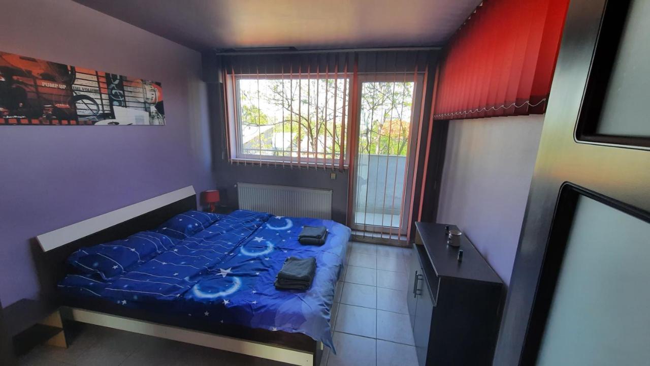 Spacious, Modern Condo In New Villa - Sleeps 6 Бухарест Экстерьер фото