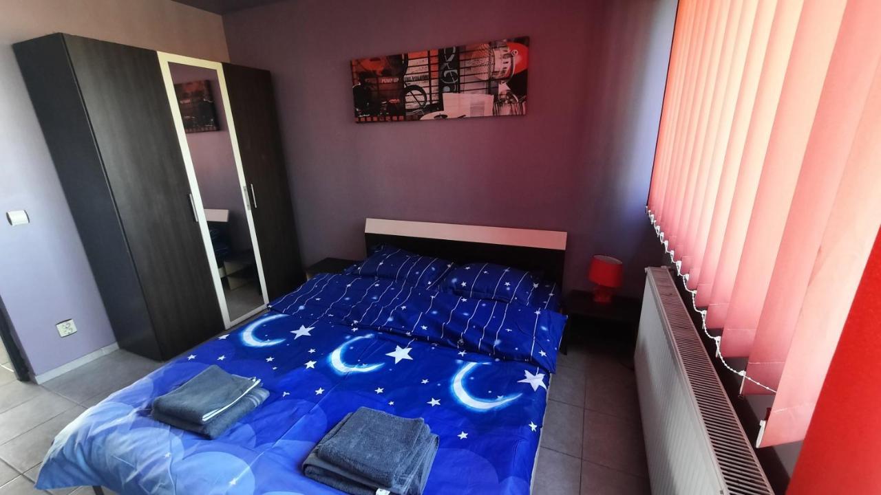 Spacious, Modern Condo In New Villa - Sleeps 6 Бухарест Экстерьер фото
