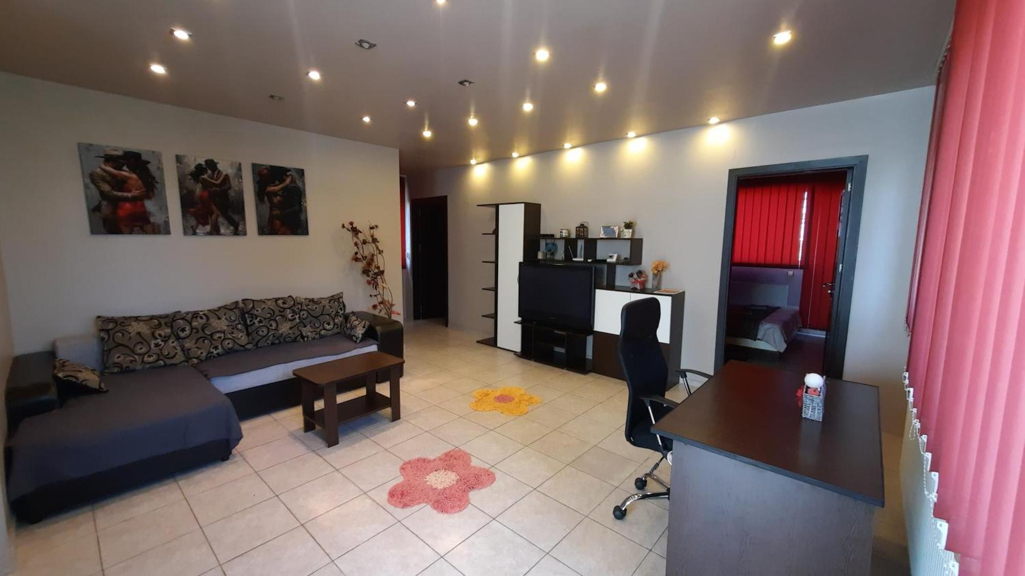 Spacious, Modern Condo In New Villa - Sleeps 6 Бухарест Экстерьер фото